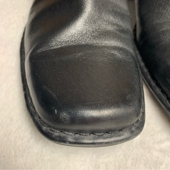 Bandolino black slip on shoes size 7.5. Slight one inch heel.  Stretchy - Picture 6 of 9